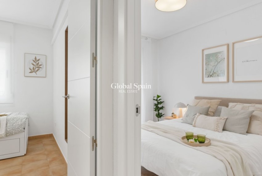 Resale - House -
ORIHUELA COSTA - VILLAMARTÍN