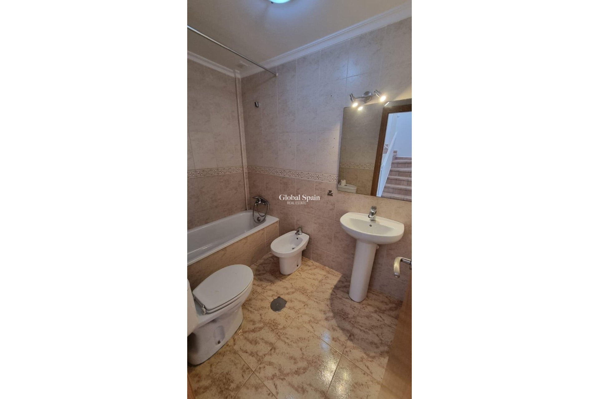 Resale - HOUSE -
ORIHUELA COSTA - VILLAMARTÍN