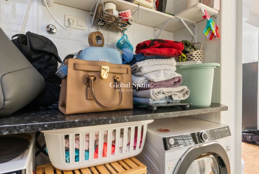 Resale - HOUSE -
ORIHUELA COSTA - VILLAMARTÍN