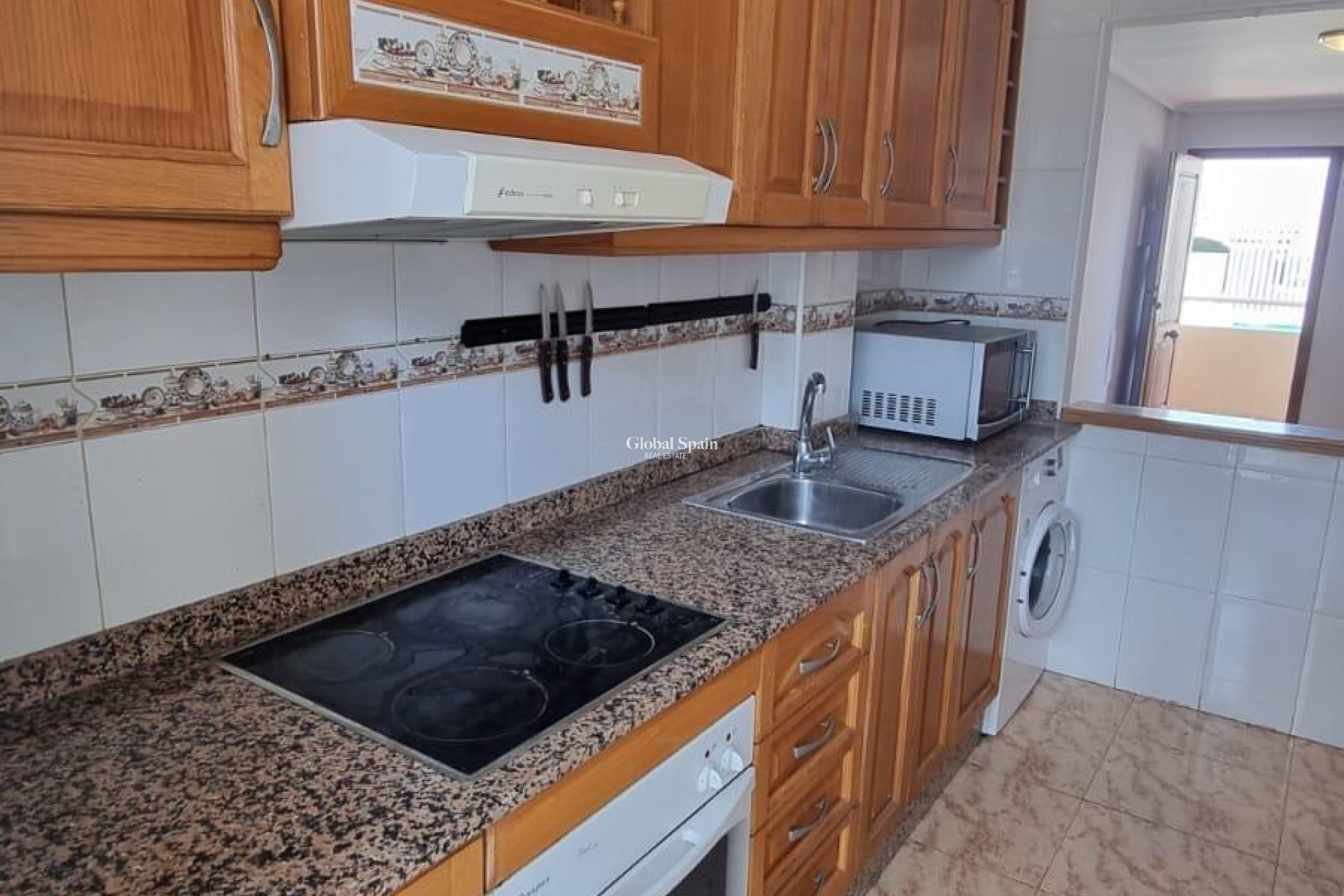 Resale - HOUSE -
ORIHUELA COSTA - VILLAMARTÍN