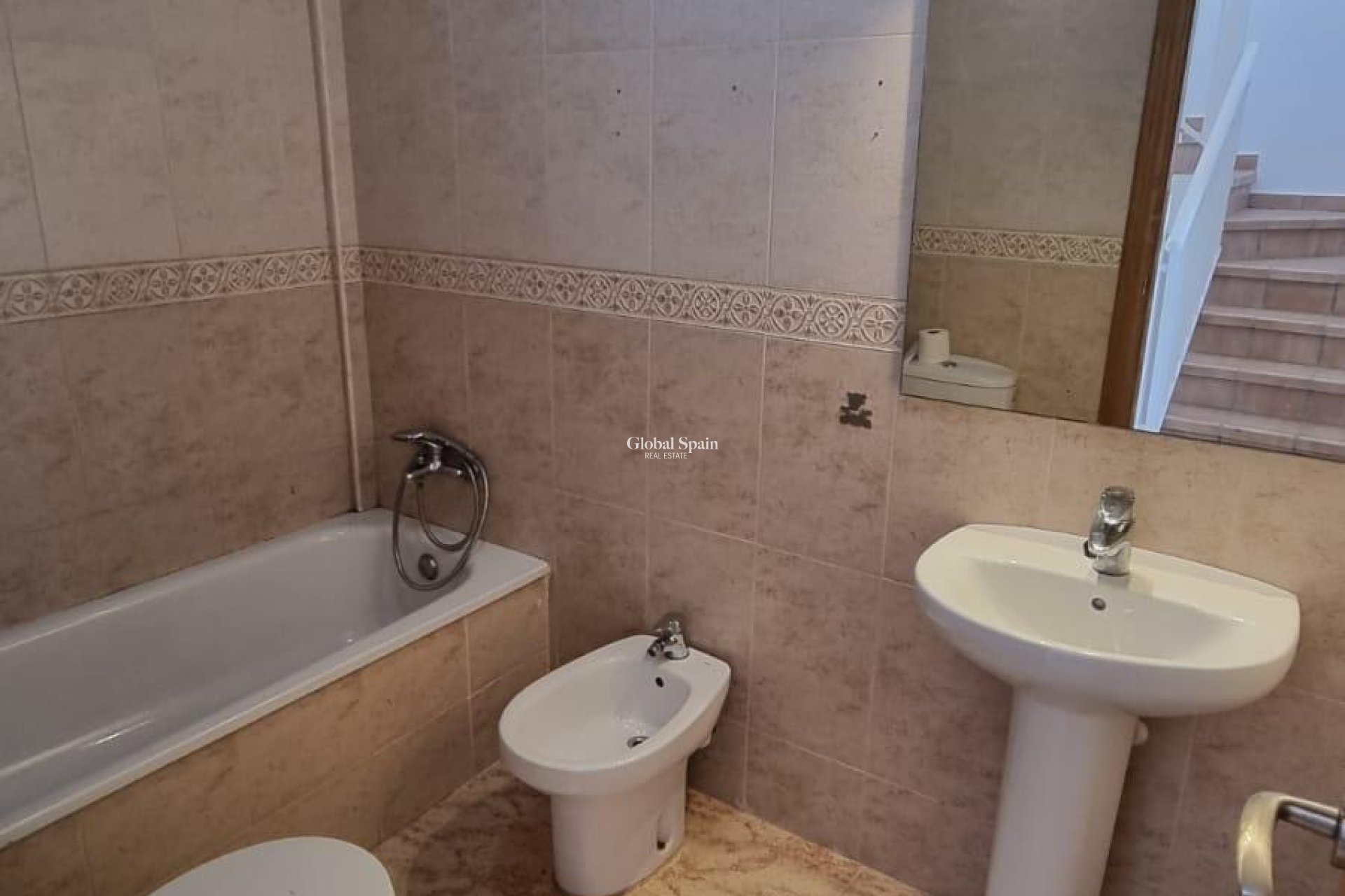 Resale - HOUSE -
ORIHUELA COSTA - VILLAMARTÍN