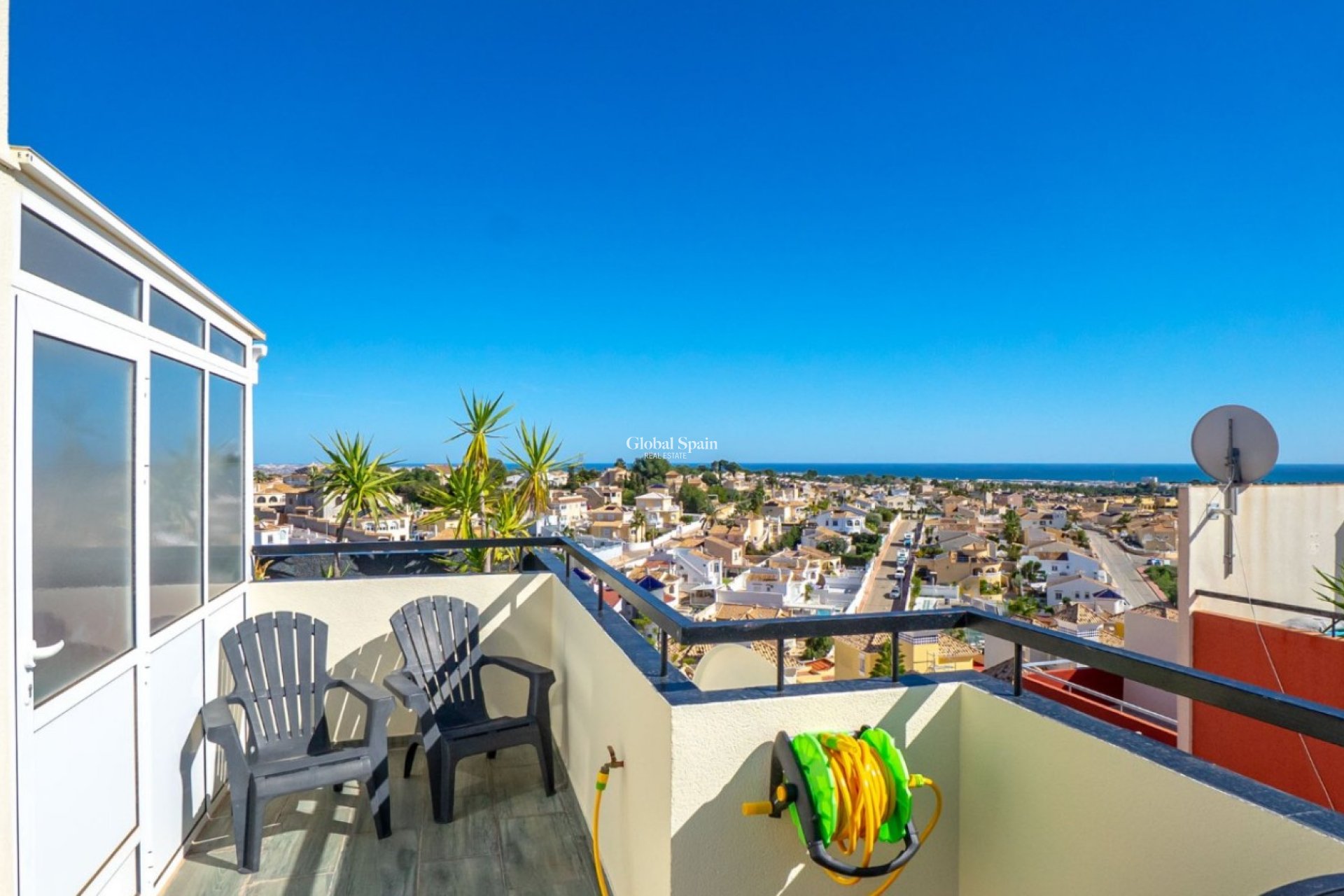 Resale - HOUSE -
ORIHUELA COSTA - VILLAMARTÍN
