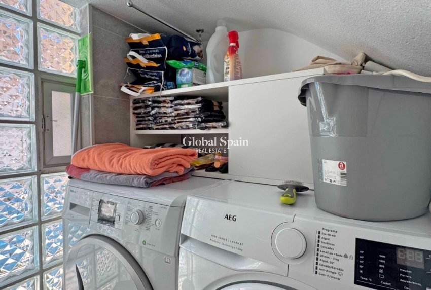 Resale - HOUSE -
ORIHUELA COSTA - VILLAMARTÍN