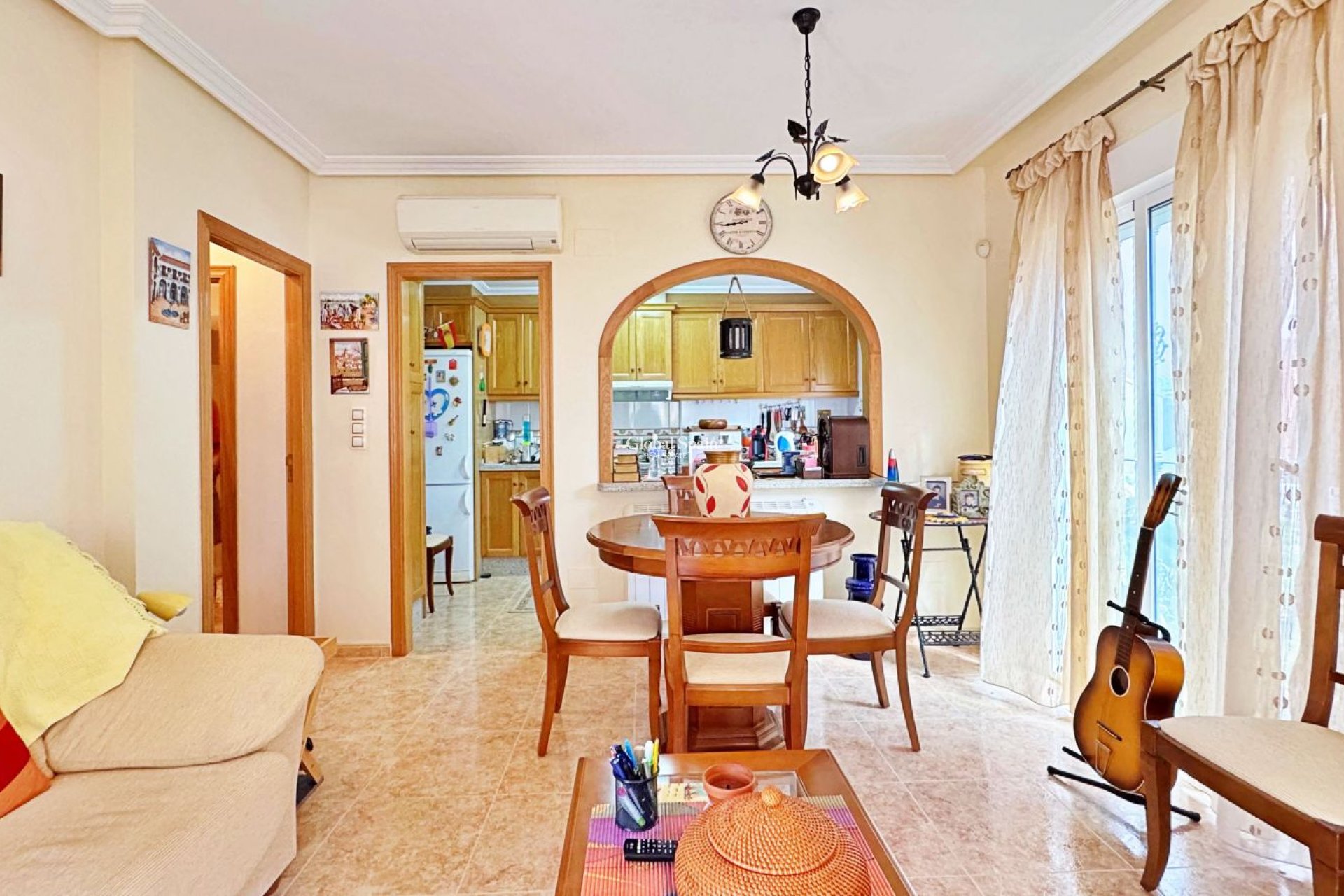 Resale - HOUSE -
ORIHUELA COSTA - VILLAMARTÍN