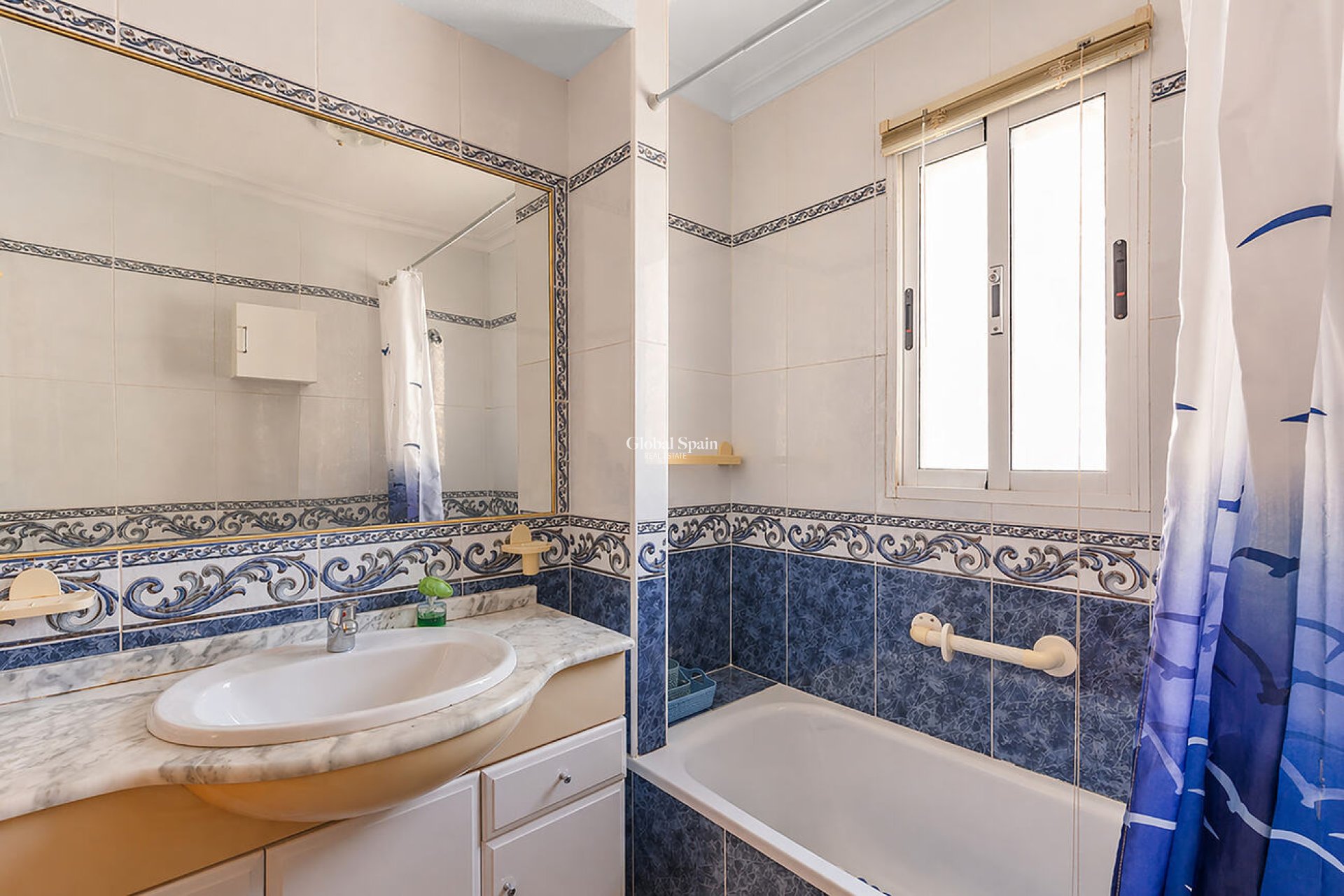 Resale - HOUSE -
ORIHUELA COSTA - VILLAMARTÍN