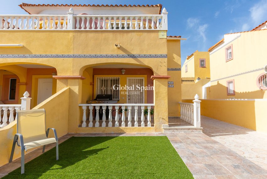 Resale - HOUSE -
ORIHUELA COSTA - VILLAMARTÍN