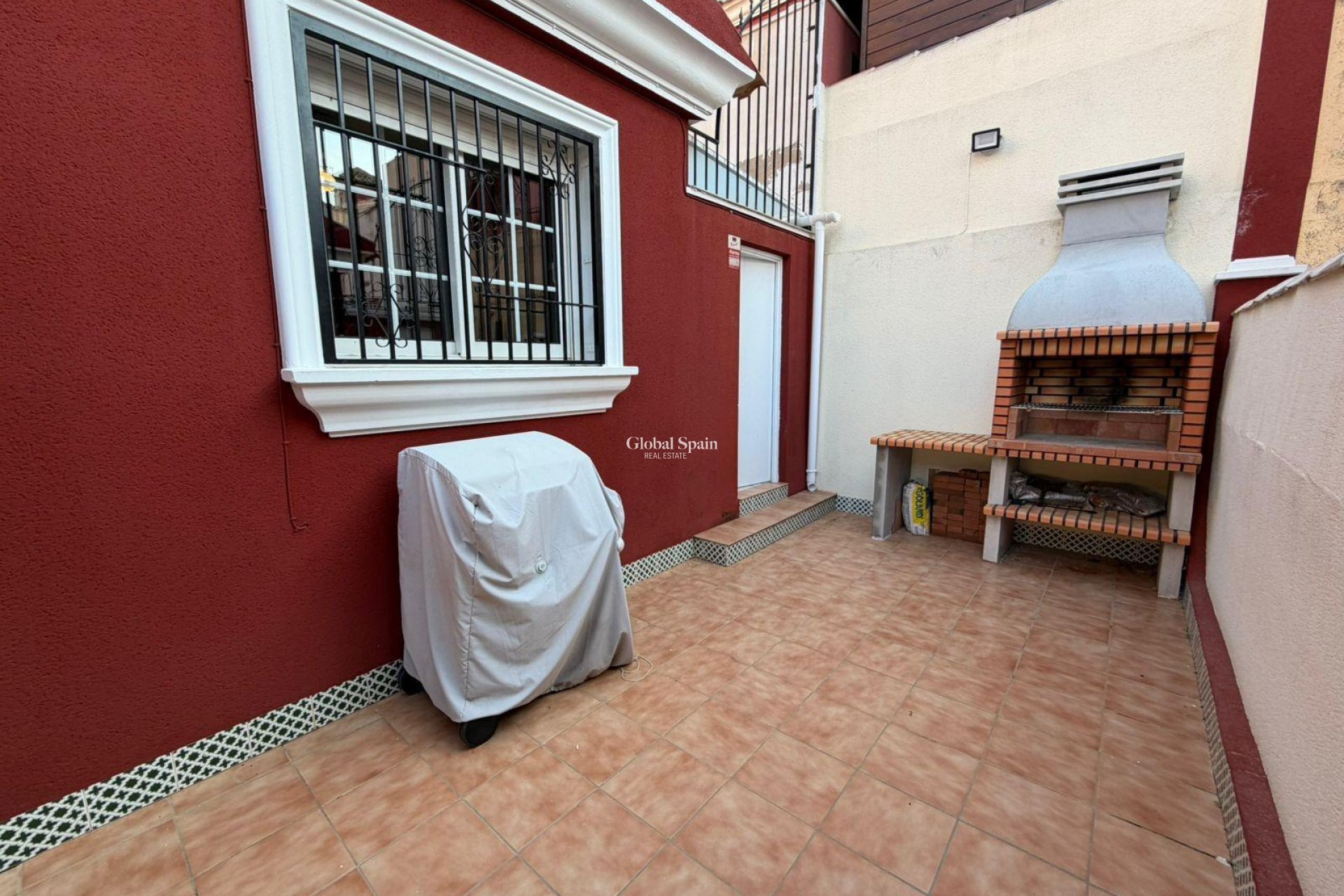 Resale - HOUSE -
ORIHUELA COSTA - VILLAMARTÍN