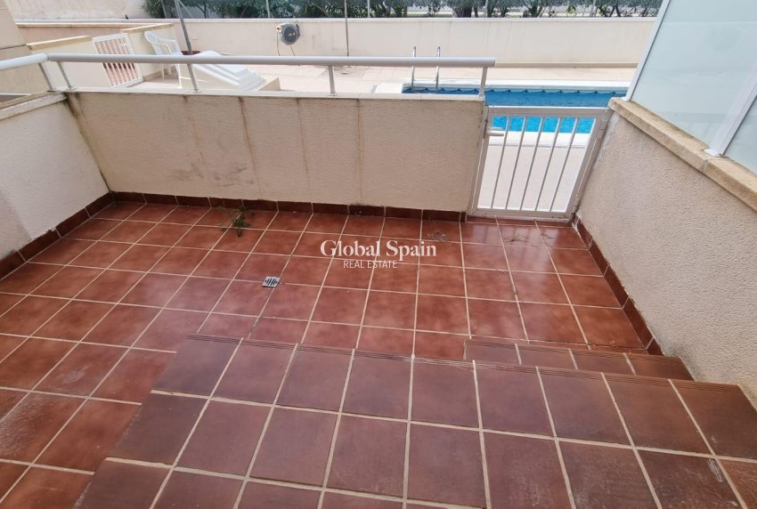 Resale - HOUSE -
ORIHUELA COSTA - VILLAMARTÍN