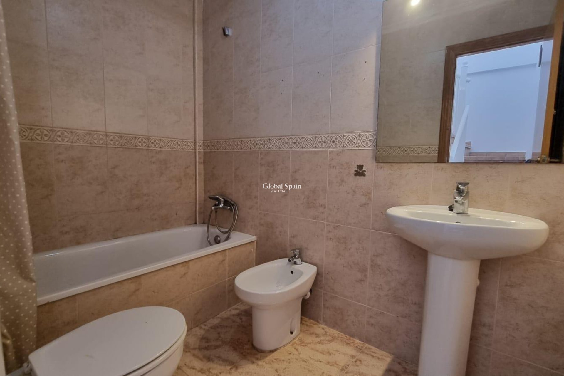 Resale - HOUSE -
ORIHUELA COSTA - VILLAMARTÍN