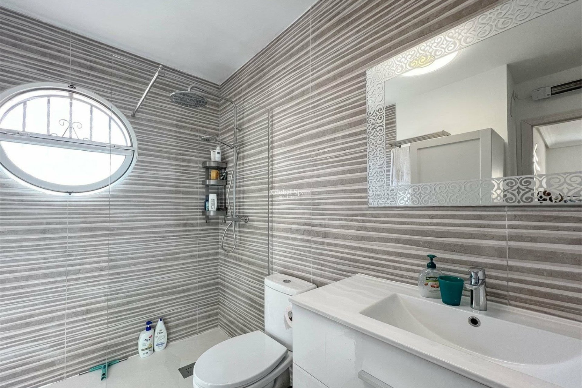 Resale - HOUSE -
ORIHUELA COSTA - VILLAMARTÍN