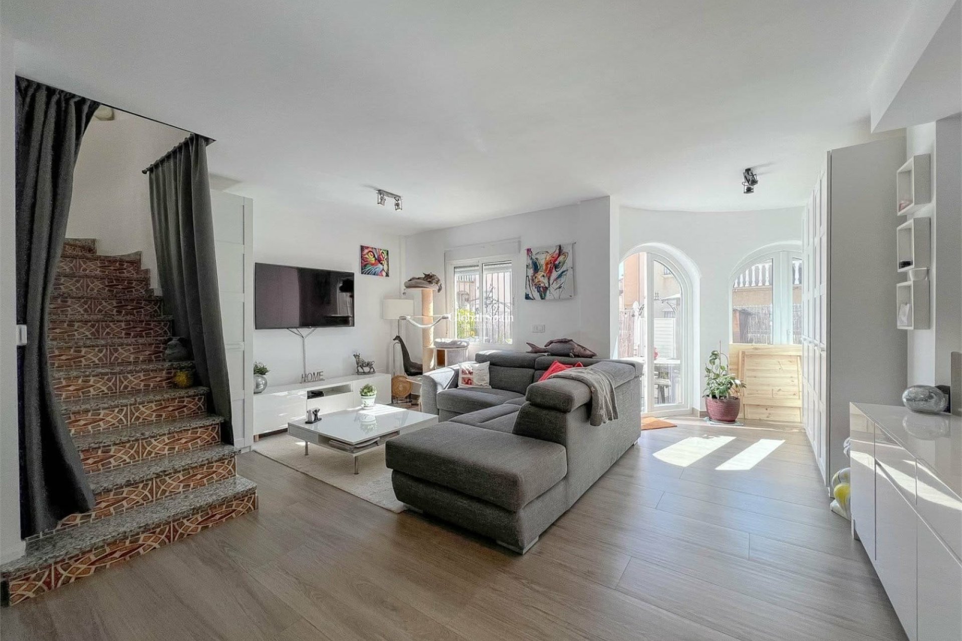 Resale - HOUSE -
ORIHUELA COSTA - VILLAMARTÍN