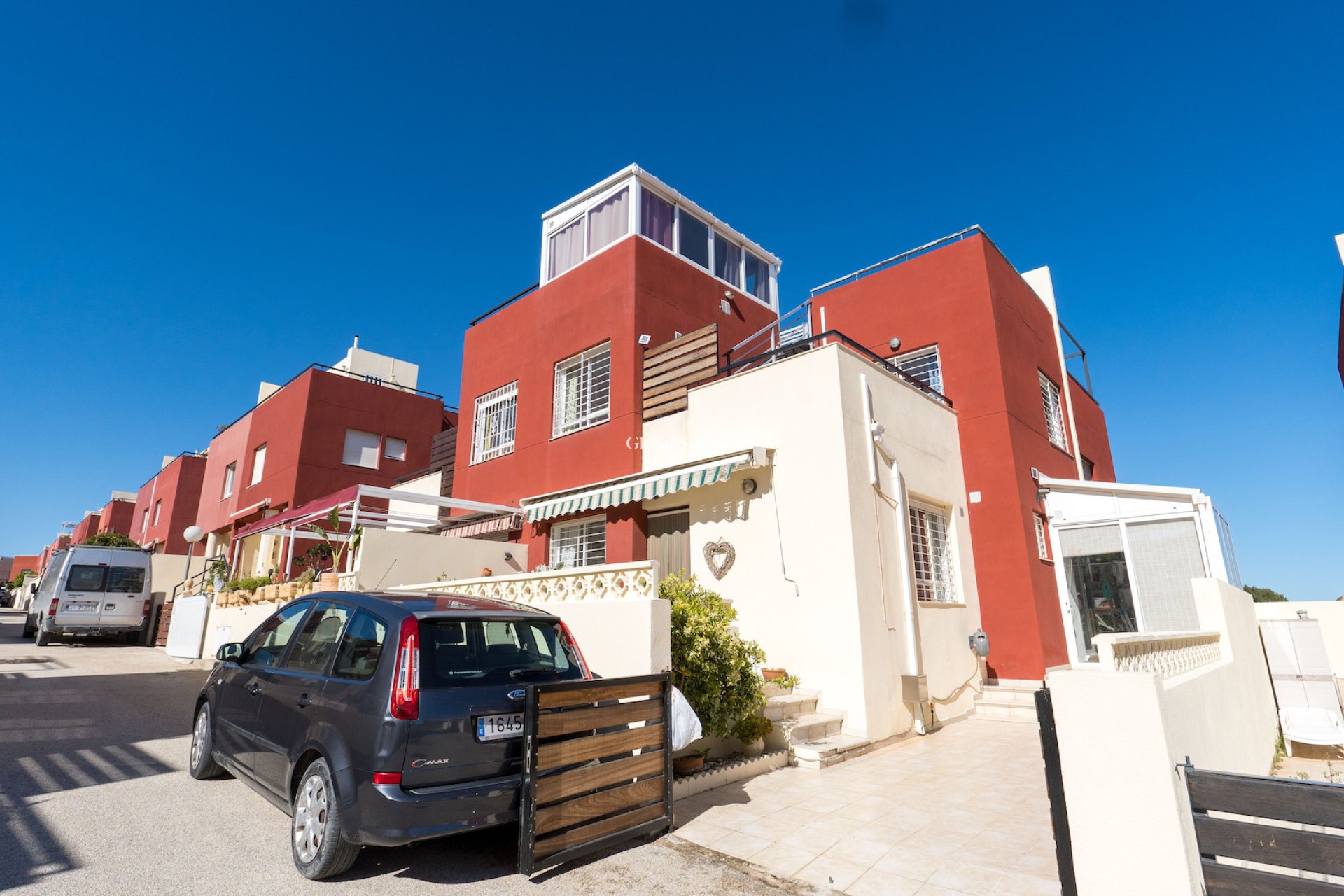 Resale - HOUSE -
ORIHUELA COSTA - VILLAMARTÍN