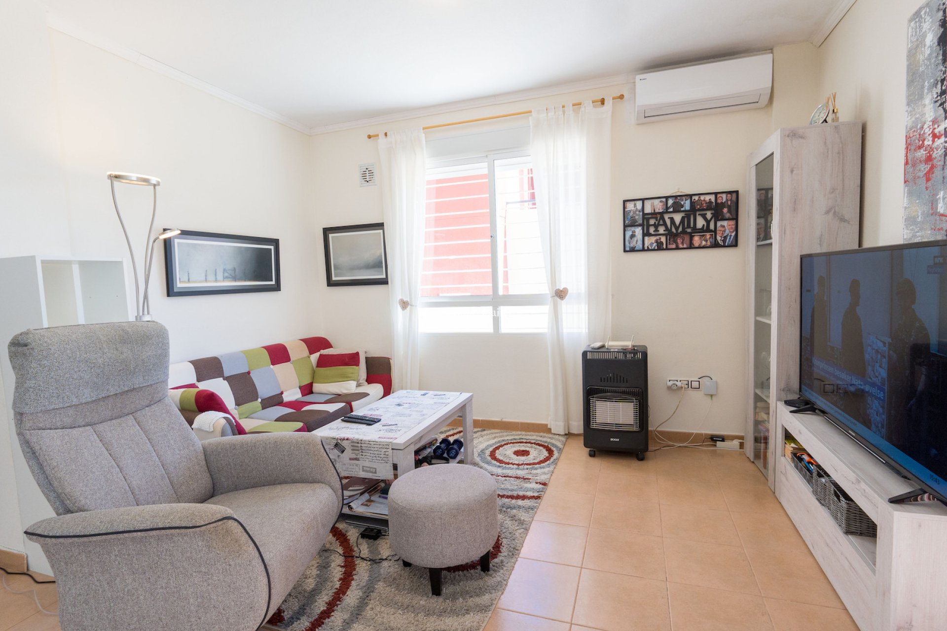 Resale - HOUSE -
ORIHUELA COSTA - VILLAMARTÍN