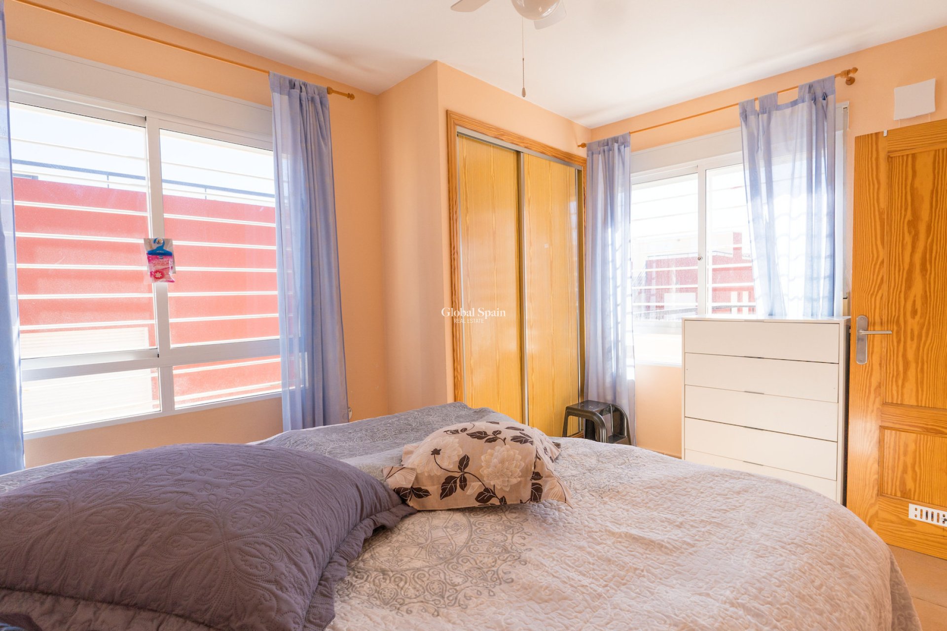 Resale - HOUSE -
ORIHUELA COSTA - VILLAMARTÍN
