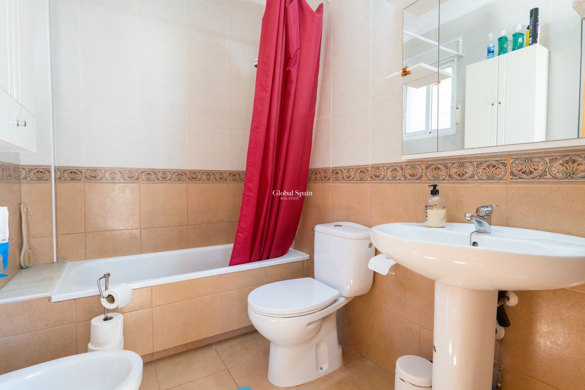 Resale - HOUSE -
ORIHUELA COSTA - VILLAMARTÍN
