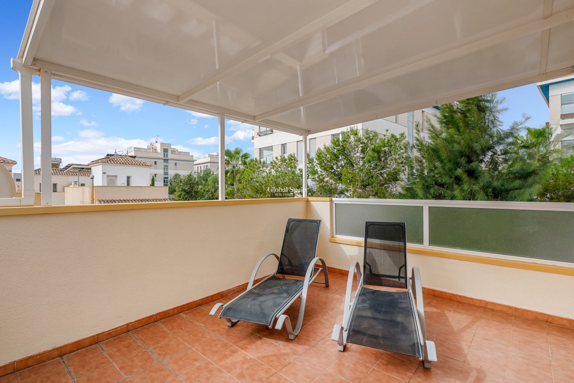Resale - HOUSE -
ORIHUELA COSTA - VILLAMARTÍN