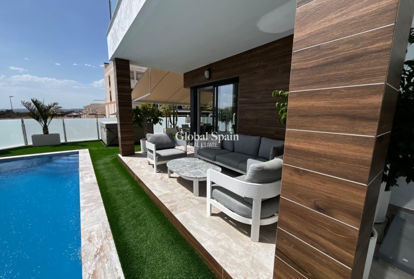 Resale - HOUSE -
ORIHUELA - Desamparados-hurchillo-torremendo
