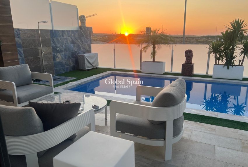 Resale - HOUSE -
ORIHUELA - Desamparados-hurchillo-torremendo