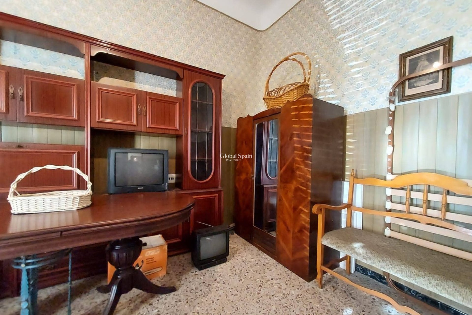 Resale - HOUSE -
ORIHUELA - Desamparados