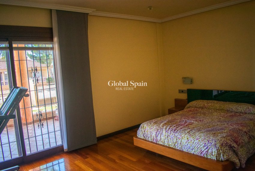 Resale - HOUSE -
ORIHUELA - El raal