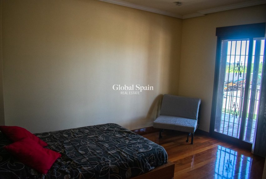 Resale - HOUSE -
ORIHUELA - El raal