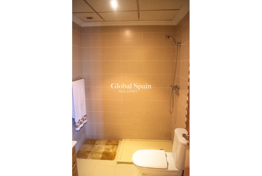 Resale - HOUSE -
ORIHUELA - El raal