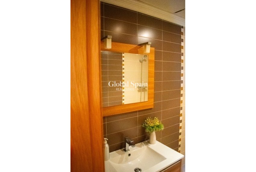 Resale - HOUSE -
ORIHUELA - El raal