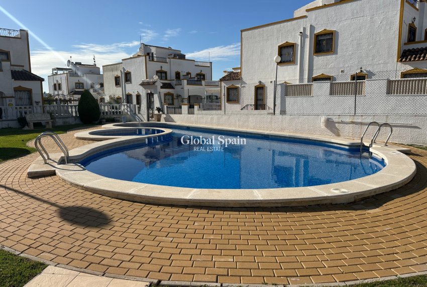 Resale - HOUSE -
ORIHUELA - Entre Naranjos