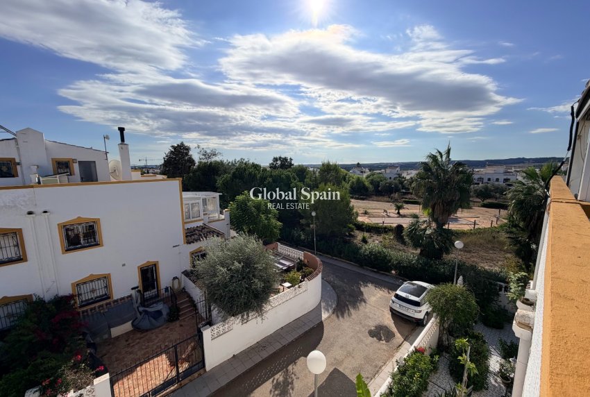Resale - HOUSE -
ORIHUELA - Entre Naranjos