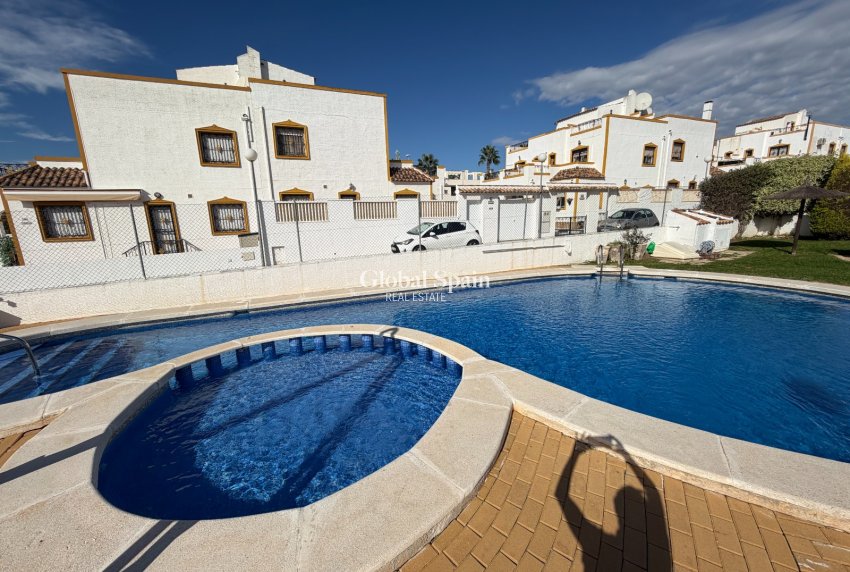 Resale - HOUSE -
ORIHUELA - Entre Naranjos