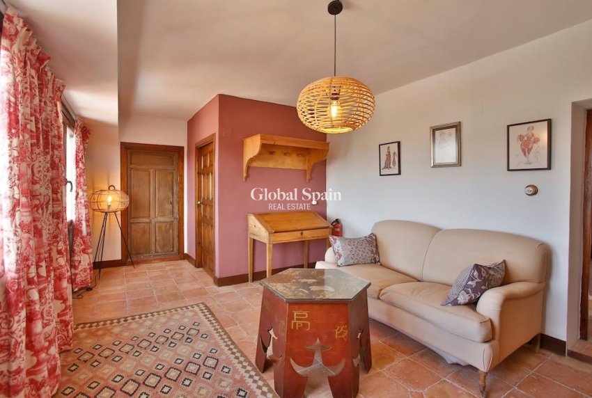 Resale - HOUSE -
ORIHUELA - Inland