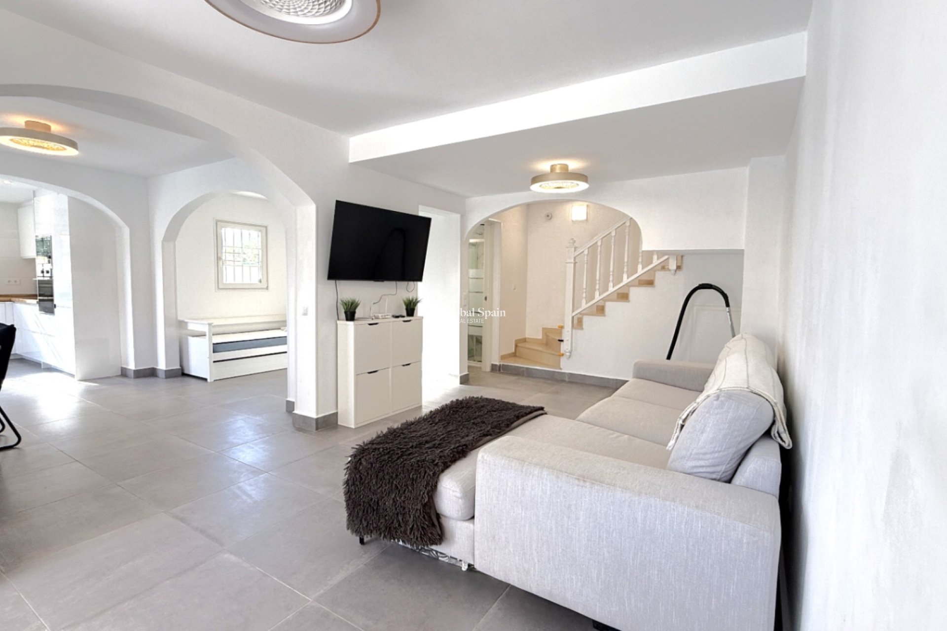 Resale - HOUSE -
ORIHUELA - Inland