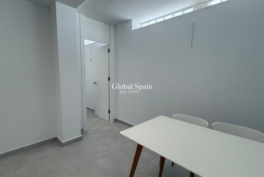 Resale - HOUSE -
ORIHUELA - Inland