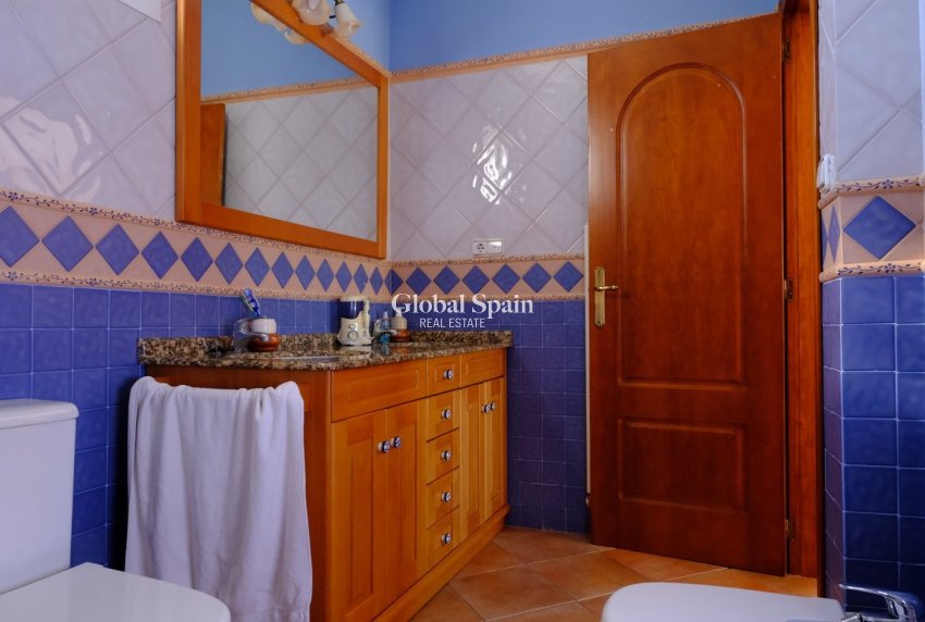 Resale - HOUSE -
ORIHUELA - Inland