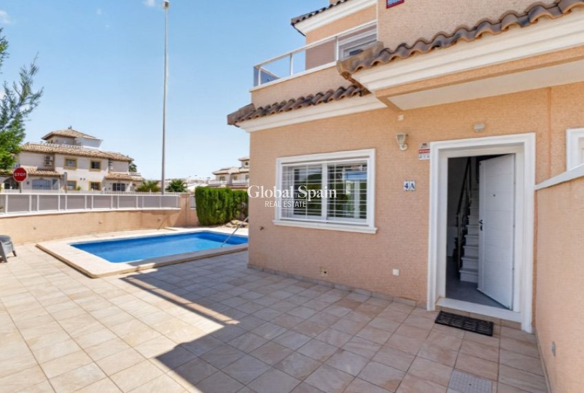 Resale - HOUSE -
ORIHUELA - Inland