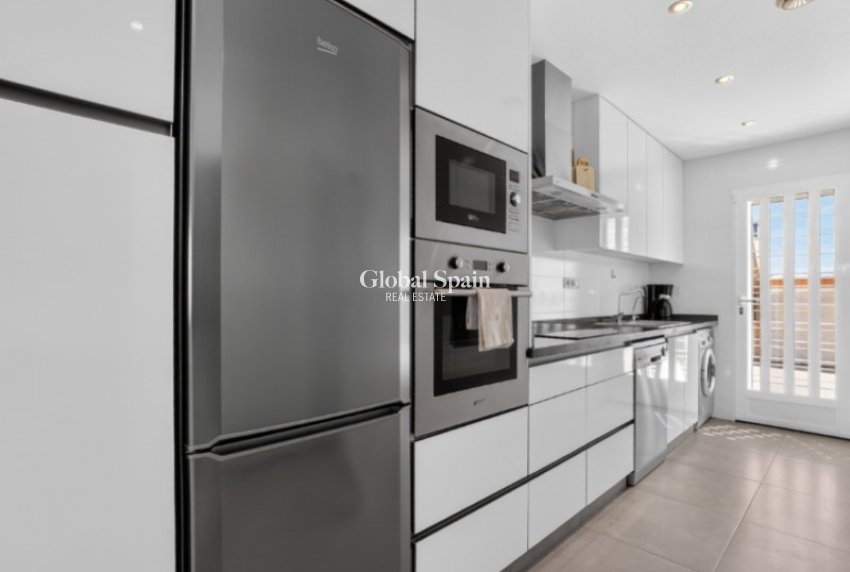 Resale - HOUSE -
ORIHUELA - Inland
