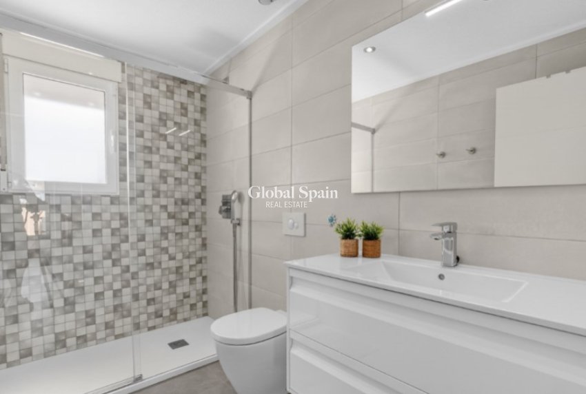 Resale - HOUSE -
ORIHUELA - Inland