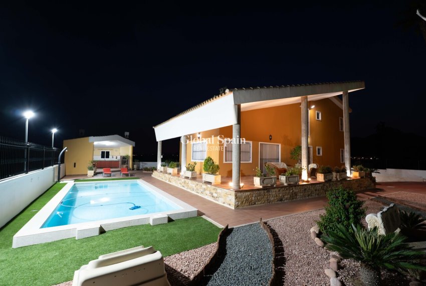 Resale - HOUSE -
ORIHUELA - Inland