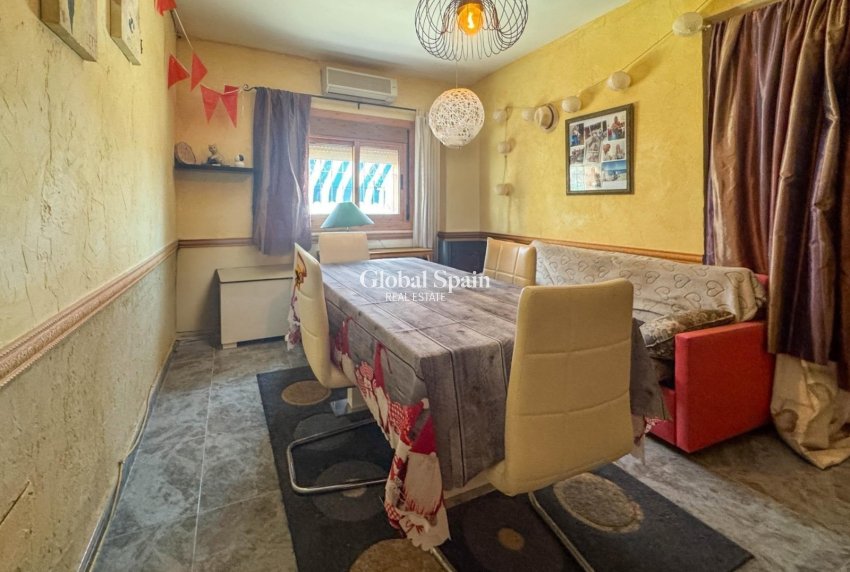 Resale - HOUSE -
ORIHUELA - Inland