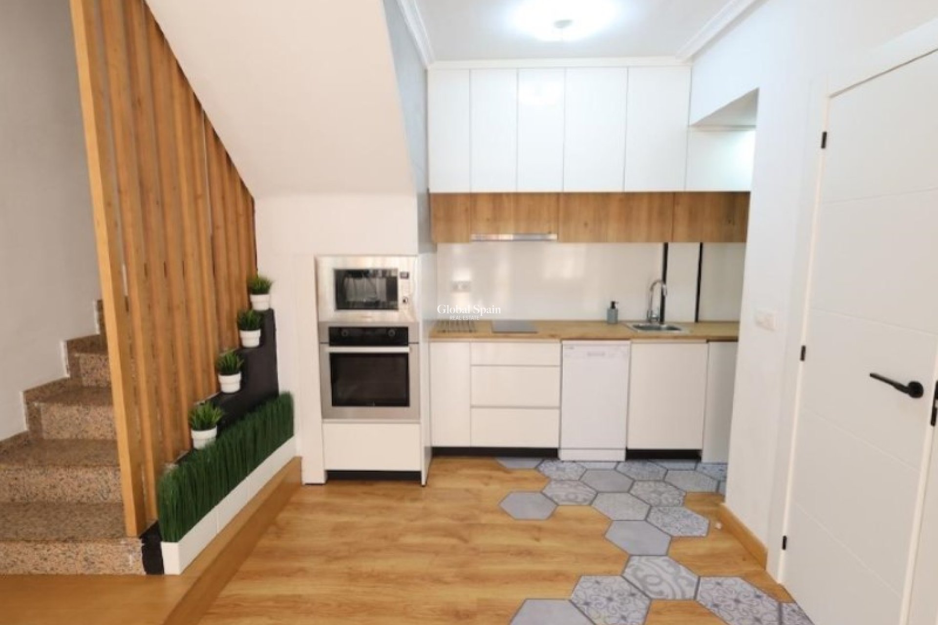 Resale - HOUSE -
ORIHUELA - Inland