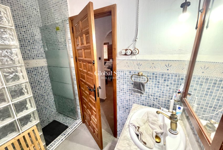 Resale - HOUSE -
ORIHUELA - Inland