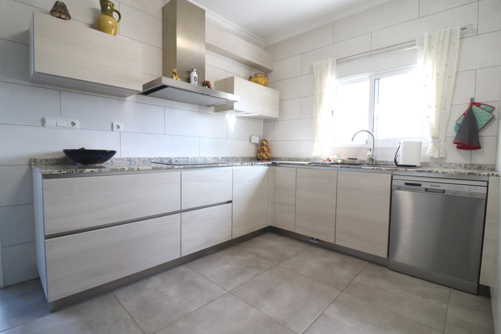 Resale - HOUSE -
Orihuela - La Campaneta