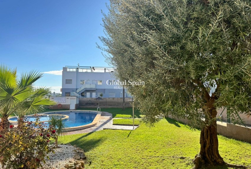 Resale - HOUSE -
ORIHUELA - Los Balcones Y Los Altos