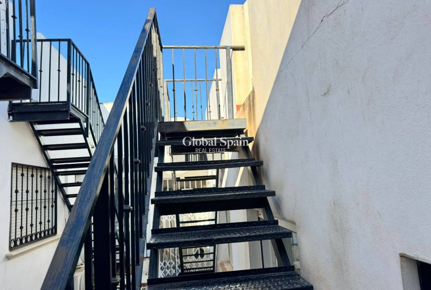 Resale - HOUSE -
ORIHUELA - Los Balcones Y Los Altos