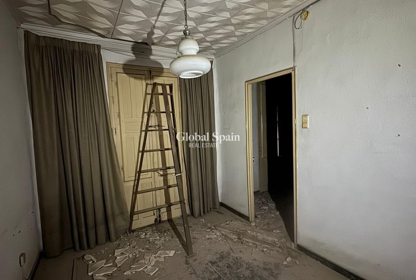 Resale - HOUSE -
ORIHUELA - Orihuela Ciudad