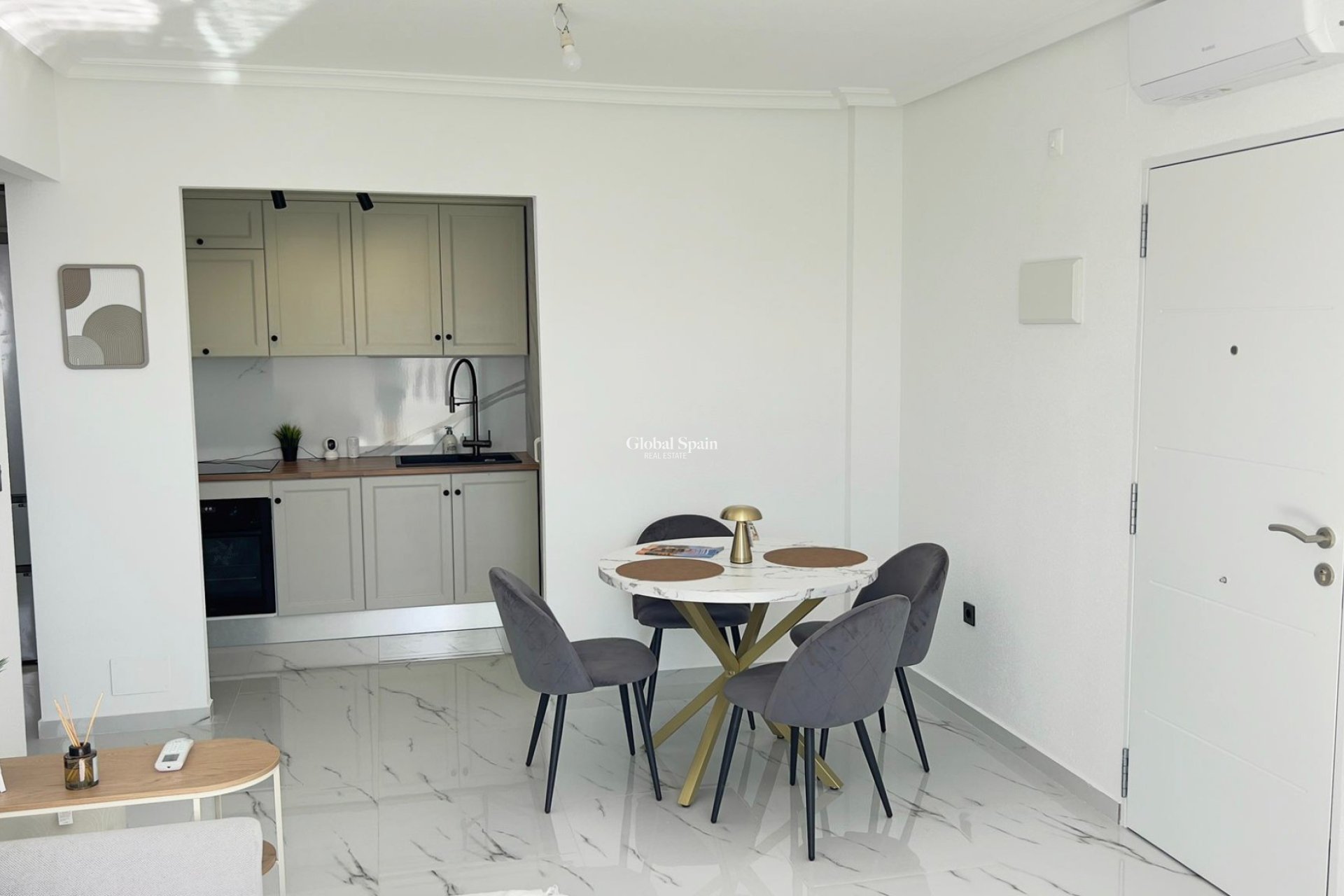 Resale - HOUSE -
ORIHUELA - Orihuela Costa