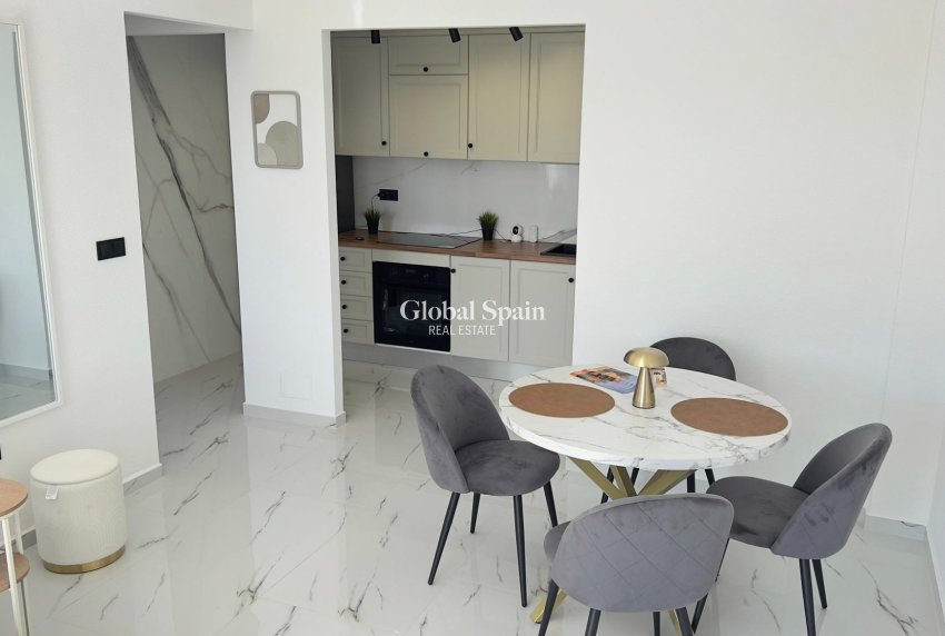 Resale - HOUSE -
ORIHUELA - Orihuela Costa