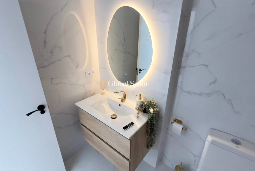 Resale - HOUSE -
ORIHUELA - Orihuela Costa