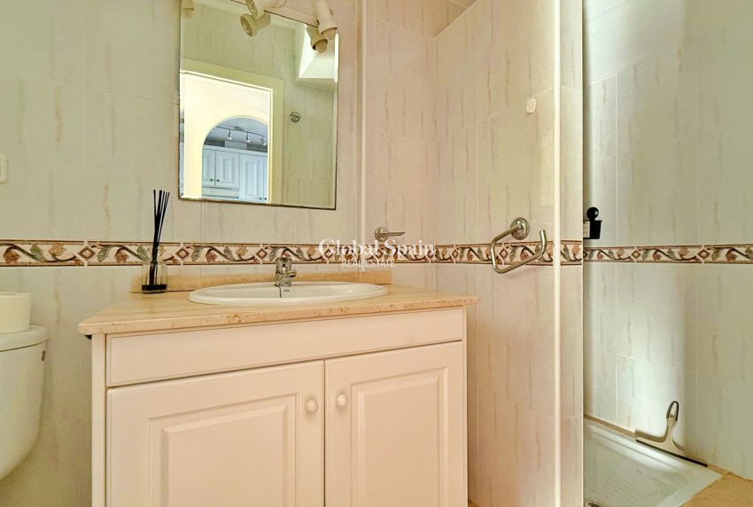 Resale - HOUSE -
ORIHUELA - Orihuela Costa