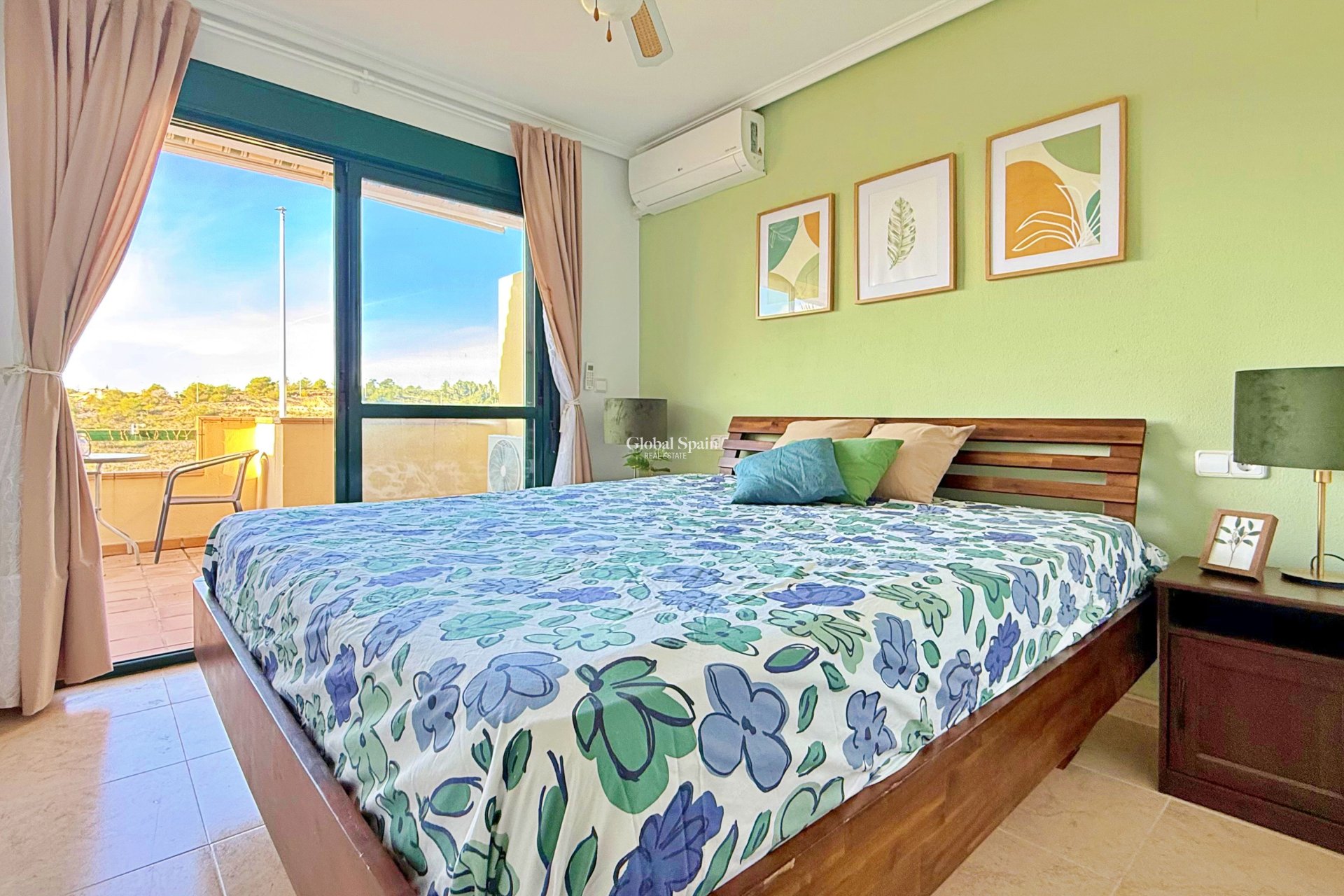 Resale - HOUSE -
ORIHUELA - Orihuela Costa